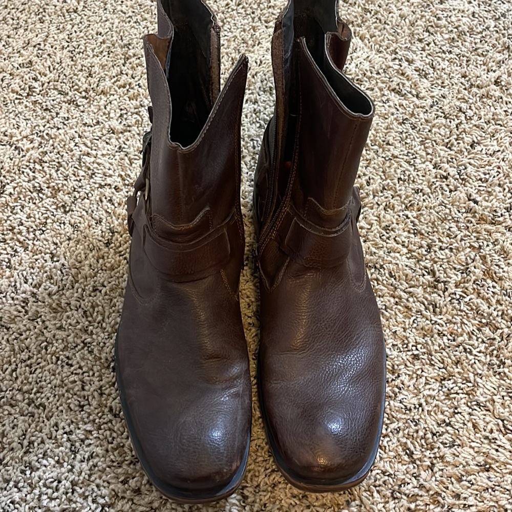 Robert Wayne Boots - image 2